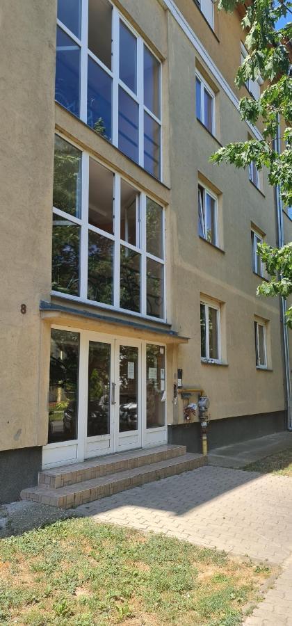 Ybs Apartman Appartement Zalaegerszeg Buitenkant foto